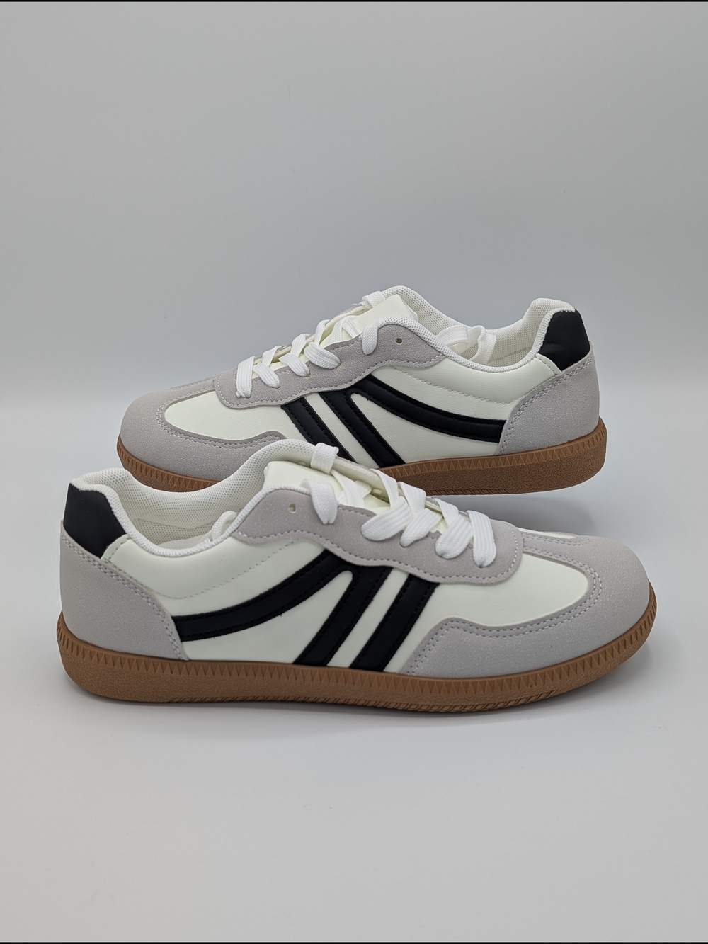 German Shoes Women's 9.5 Retro Runner Sneakers in White, Light Gray & Black